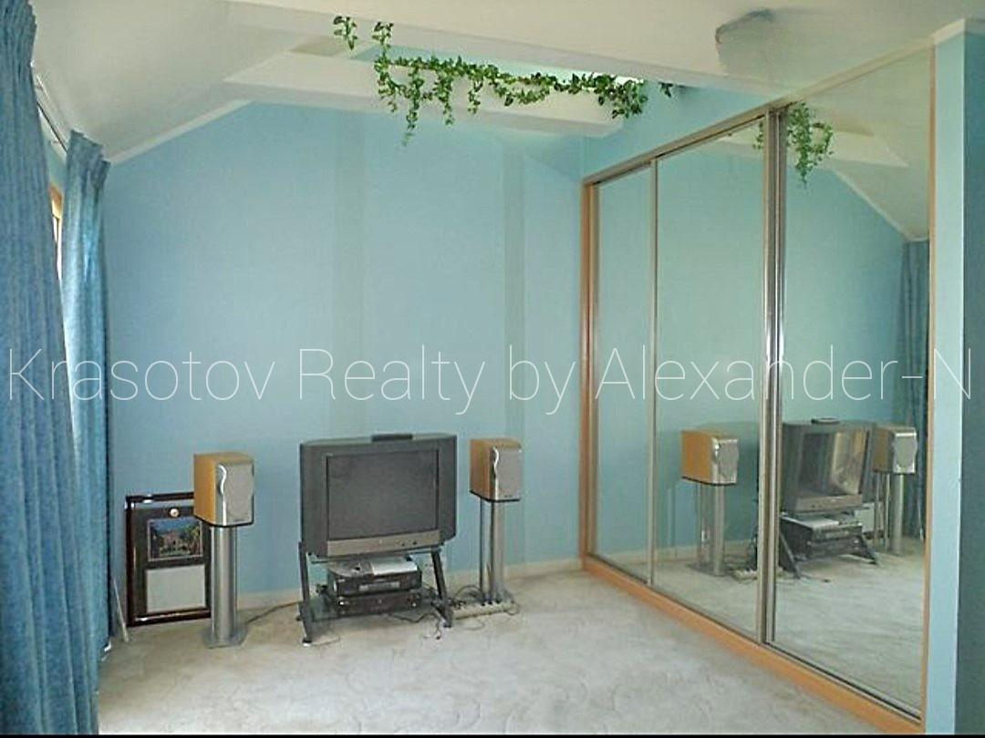продажа многокомнатной квартиры номер A-173098 в Приморском районе, фото номер 33